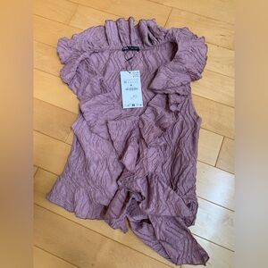 🏃🏻‍♀️‍➡️🏃🏻‍♂️‍➡️2 for $22 item Zara Mauve Textured Ruffle Sleeveless Blouse